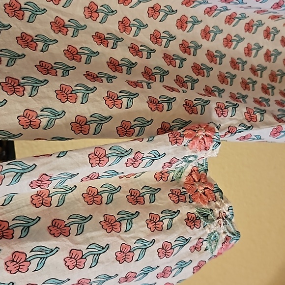 Bhairvis Chikan blouse - Picture 3 of 4